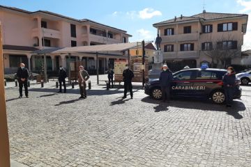 GIOVEDì 18 MARZO alle ore 11 i Sindaci, indossando la fascia tricolore, osservano un minuto di silenzio davanti al Municipio, al cospetto della bandiera italiana esposta a mezz'asta, per onorare la memoria delle VITTIME della PANDEMIA
